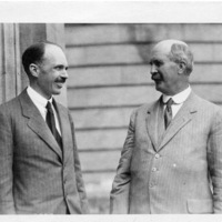 Una foto di William Lawrence Bragg insieme al padre William Henry Bragg.