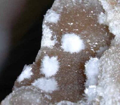 Idromagnesite_a.JPG