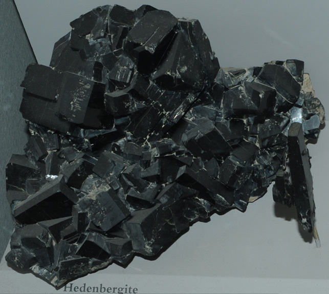 hedenbergite_a.jpg