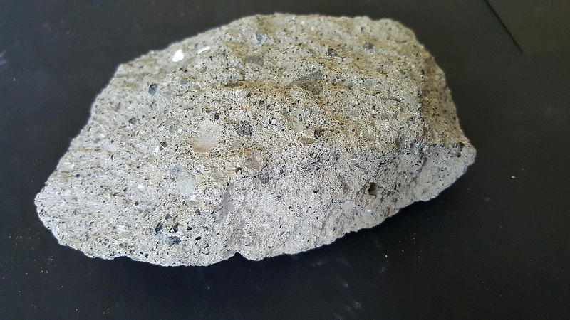 tufo_peperino_1.jpg